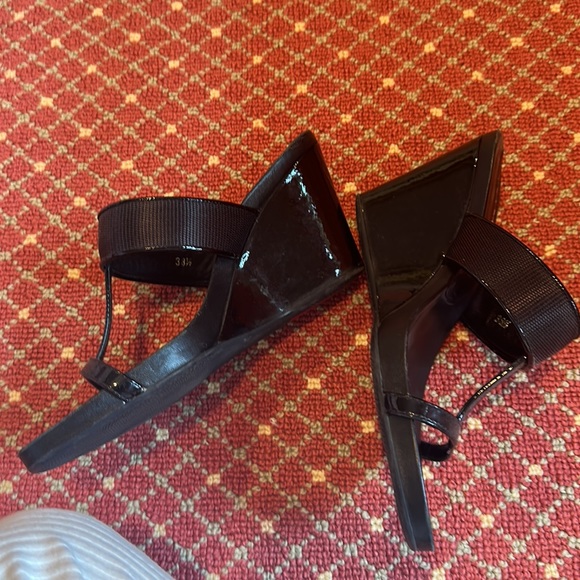 Prada leather heels size 38.5 in great condition - Picture 3 of 7